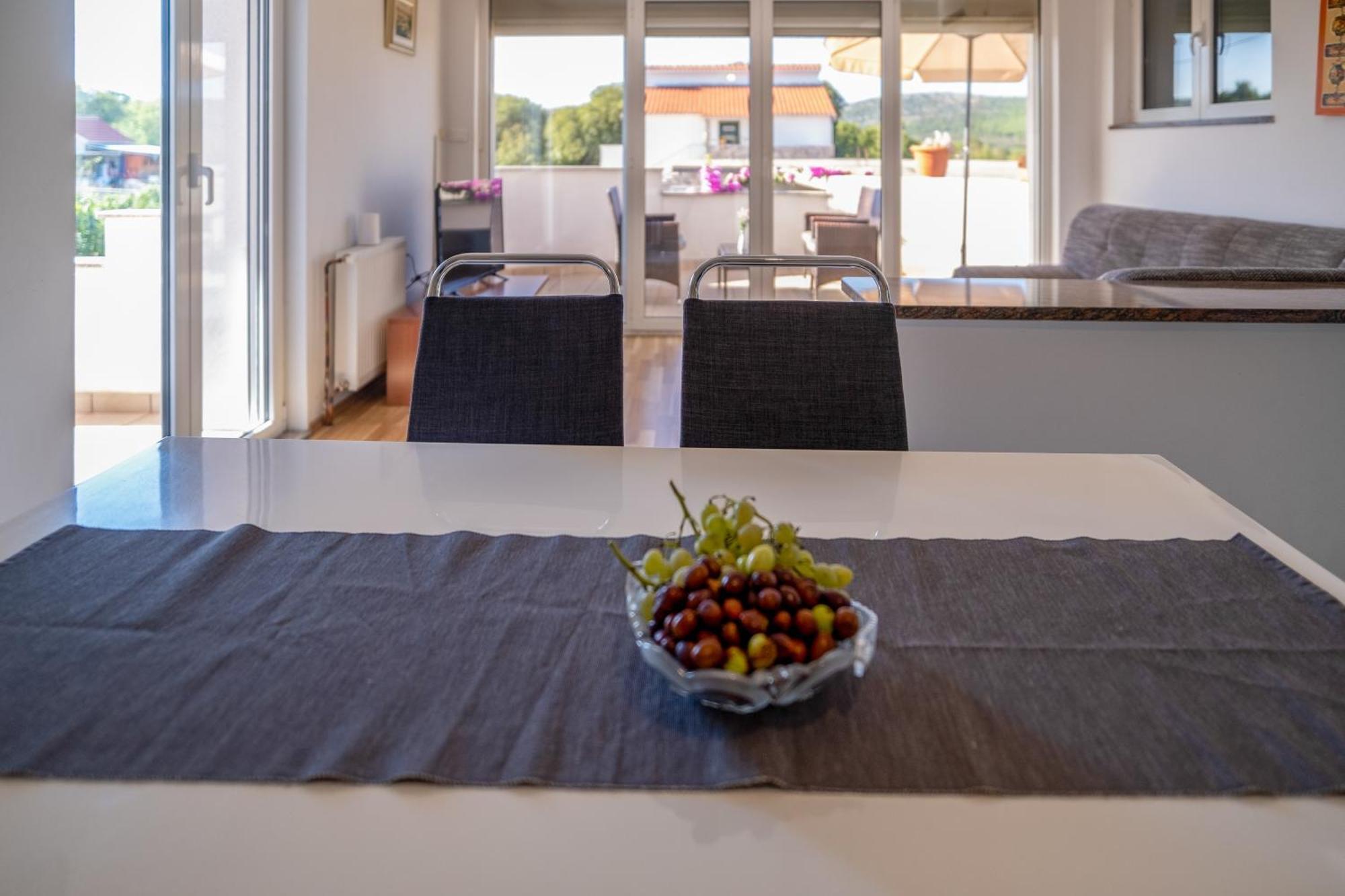 Apartment Bura Šibenik Buitenkant foto